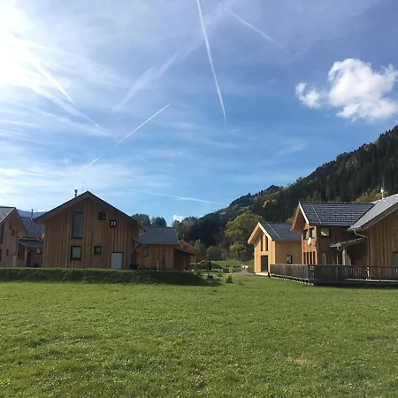 By Alps Chalet *